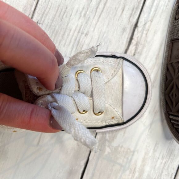 Converse baby white and black rim and gold stars  5 - Picture 5 of 6